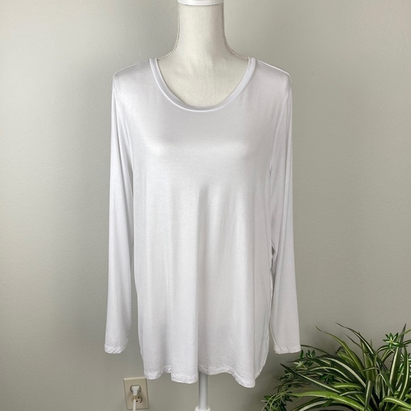 Torrid, Plus Size 2 Long Sleeve White Super Soft Pull Over Scoop Neck Top EUC - Picture 2 of 8